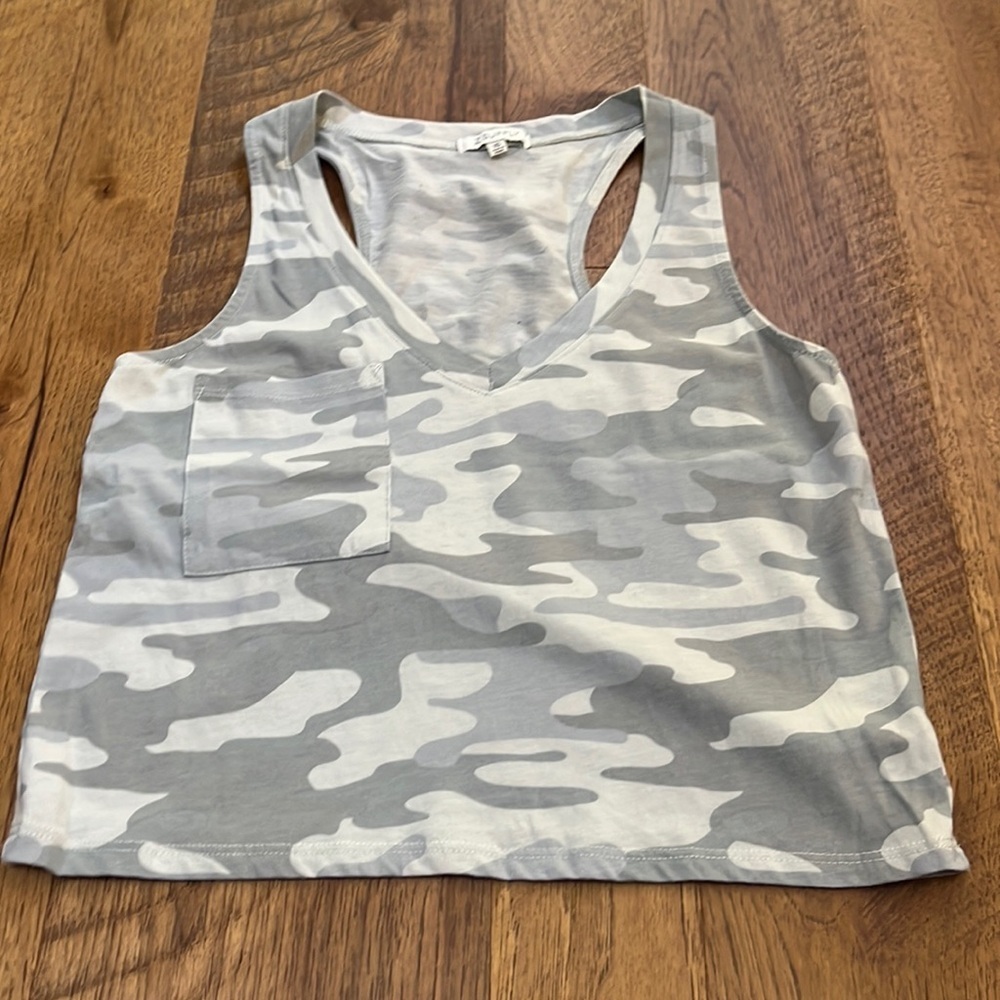 Z Supply Woman’s Camo Tank Size XS